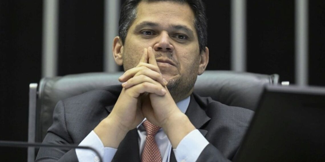 Delação de Vorcaro envolve US$ 30 milhões a Alcolumbre no exterior