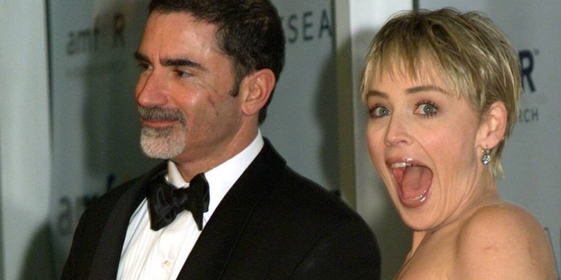 Sharon Stone terminou casamento após marido rejeitar mastectopia