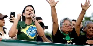 Michelle Bolsonaro desiste do Senado para cuidar de ex-presidente
