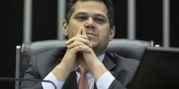 Delação de Vorcaro envolve US$ 30 milhões a Alcolumbre no exterior
