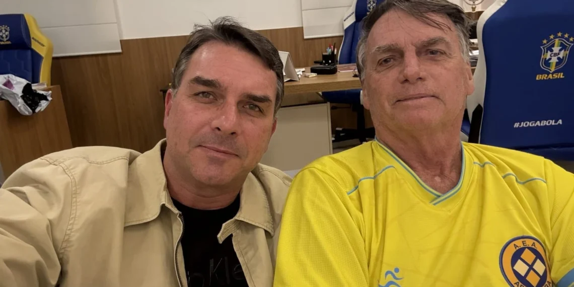 Moraes autoriza que Flávio, netas e nora visitem Bolsonaro
