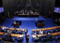 Alcolumbre segura PEC do fim da 6×1 e envia texto oposto para CCJ