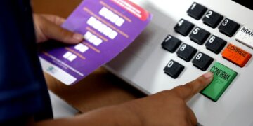 UFPR lança portal interativo com dados de políticos desde 1998