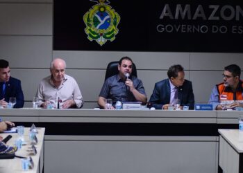 Roberto Cidade antecipa primeira parcela do 13º dos servidores