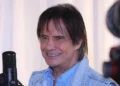 Roberto Carlos fará cirurgia programada e mantém rotina de shows