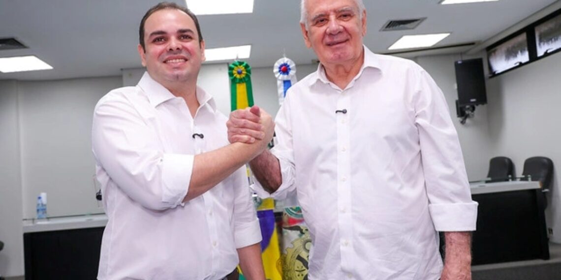 Roberto Cidade confirma Serafim Corrêa como vice em chapa