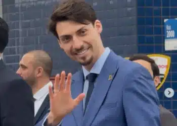 Jair Renan Bolsonaro lança pré-candidatura a deputado federal