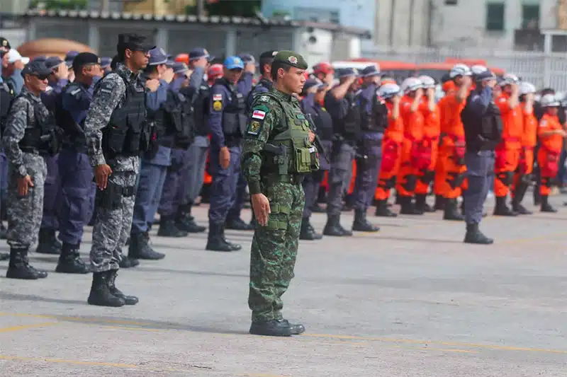 Governo concede abono de R$ 3,5 mil para compra de fardas de PMs e bombeiros