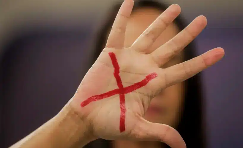 Duas a cada três mulheres atendidas por agressão sofrem violência reincidente