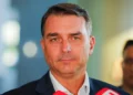 Flávio Bolsonaro recusa escolta oficial da PF para campanha eleitoral
