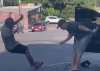 Idoso é empurrado após sofrer golpe de R$ 2,5 mil em agência bancária