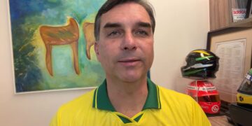 ‘Ameaça ao sistema’: Flávio Bolsonaro se diz perseguido