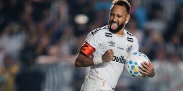 Neymar anuncia fim de ciclo e aposentadoria da Seleção Brasileira