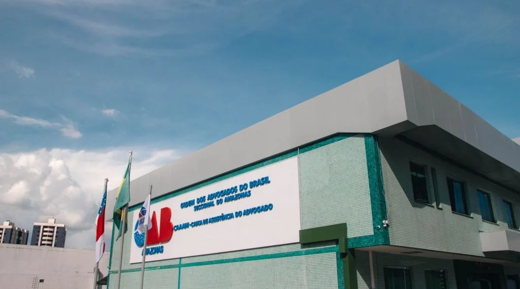 OAB-AM exonera advogado preso por estupro de vulnerável