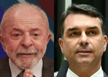 Lula e Flávio Bolsonaro empatam na margem de erro em 2º turno