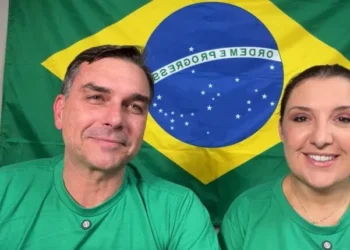 MarIA: Flávio Bolsonaro propõe aplicativo com inteligência artificial