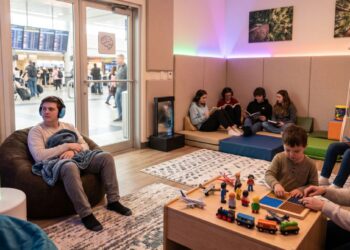 Projeto obriga aeroportos a criarem salas para neurodivergentes