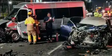 Carro de aplicativo cruza canteiro, pega fogo e deixa um morto e cinco feridos