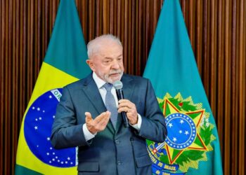 Brasil aciona Lei de Reciprocidade e notifica EUA após tarifa de 25%