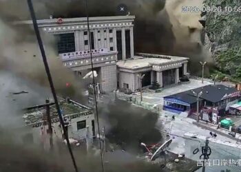Inundação no Nepal deixa mortos e centenas de turistas isolados