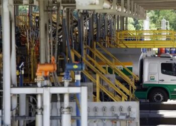 Transpetro abre concurso com 4,1 mil vagas e salários até R$ 15 mil