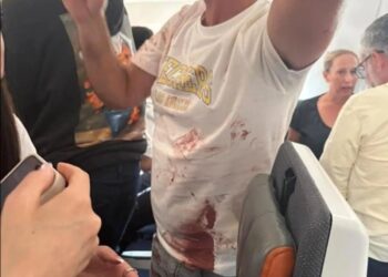 Briga de pilotos força pouso de emergência de avião na Arábia Saudita