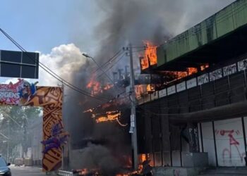 Fogo atinge antigo prédio do Basa, projetado por Severiano Porto
