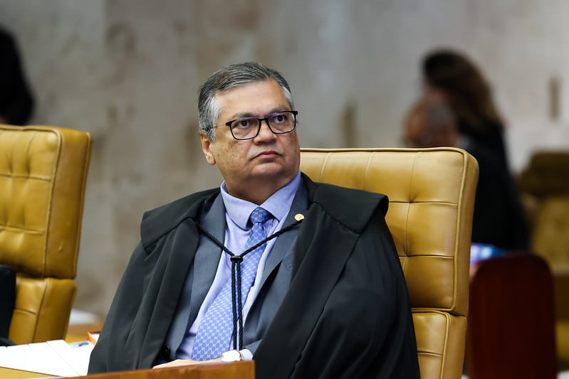 Flávio Dino revoga afastamento de chefe da PF determinado por Mendonça