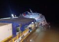 Barco que ia de Carauari para Manaus afunda após bater em tronco