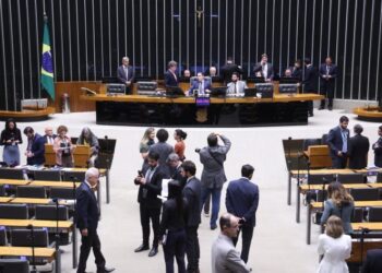 Senado aprova fim da taxa das blusinhas para compras de até US$ 50