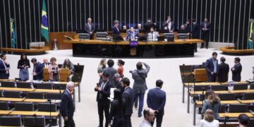 Senado aprova fim da taxa das blusinhas para compras de até US$ 50
