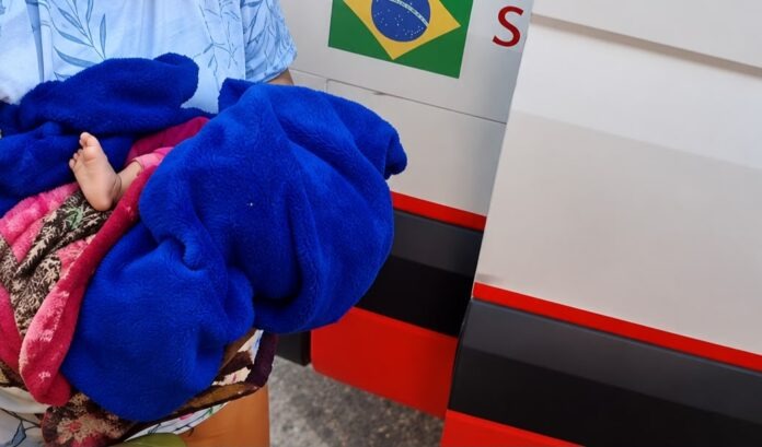Recém-nascido é encontrado abandonado em rua, no Novo Aleixo