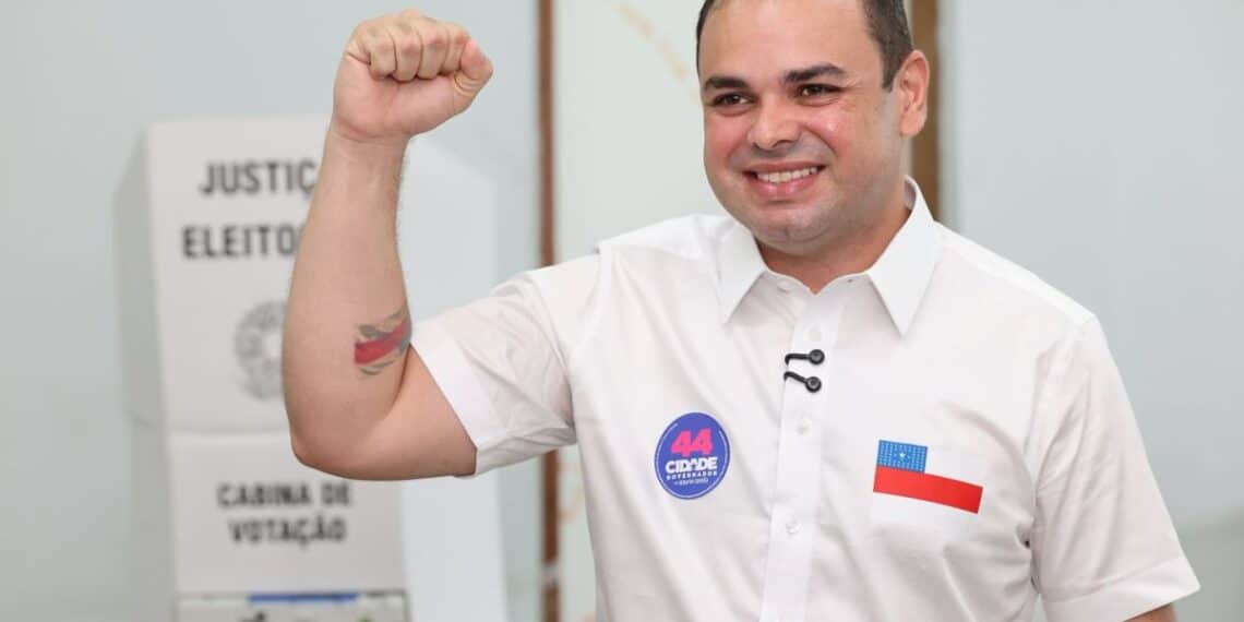 Roberto Cidade vota na Nilton Lins e diz confiar para o 2º turno no AM